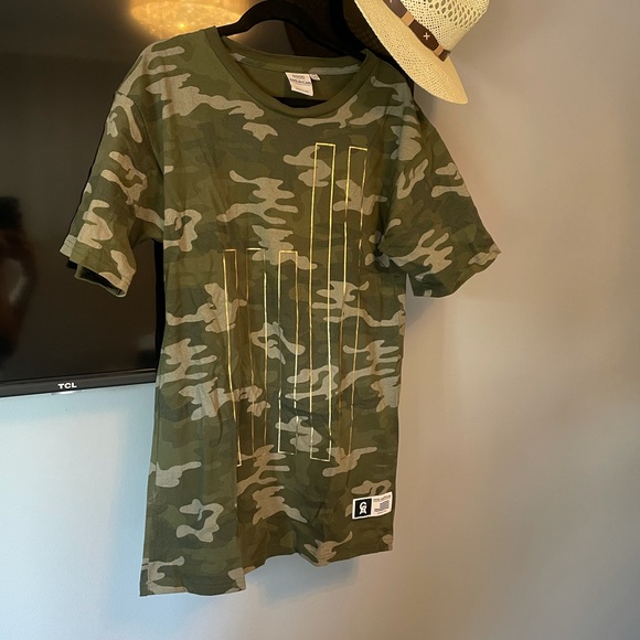 Good American tee - Picture 2 of 5